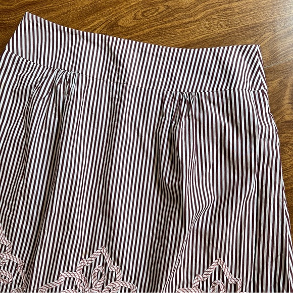Ann Taylor LOFT Burgundy Stripe Floral Mesh Hem Skirt size 12 - Picture 2 of 8